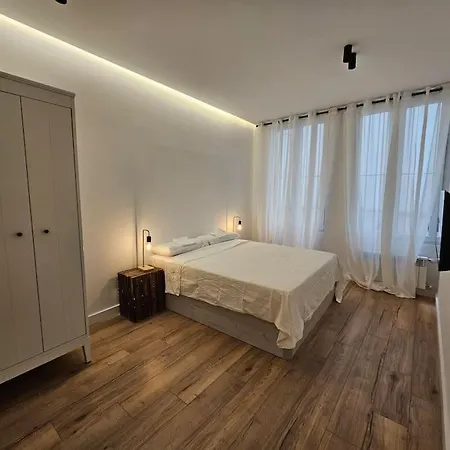 Moderno Centrico 8 Personas - Ateriagroup